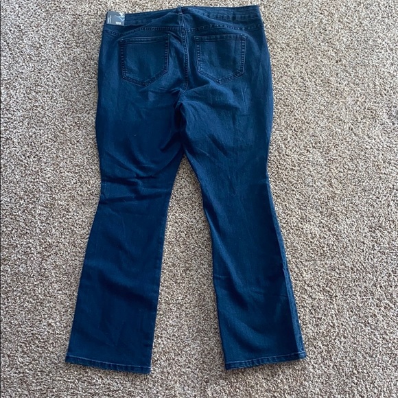 Torrid Barely Boot Dark Wash Jeans 12S 12 Short - Picture 2 of 4